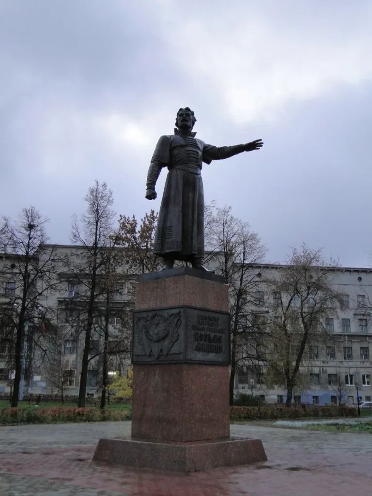 Козьме Минину